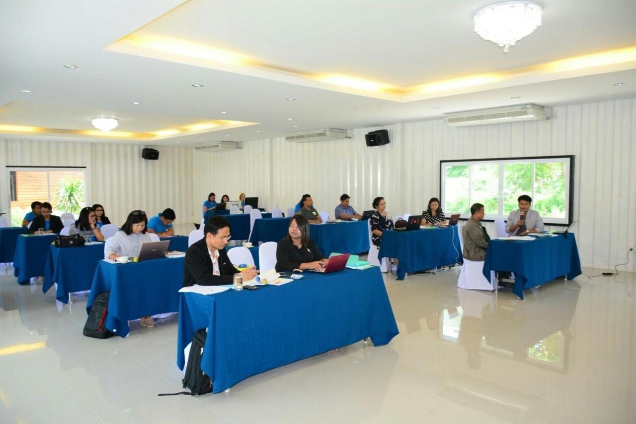 Klang Aow Seafood & Resort Khanom Bagian luar foto
